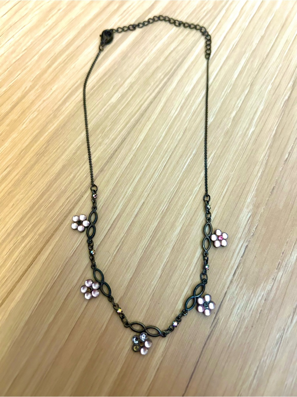 Vintage style flower necklace